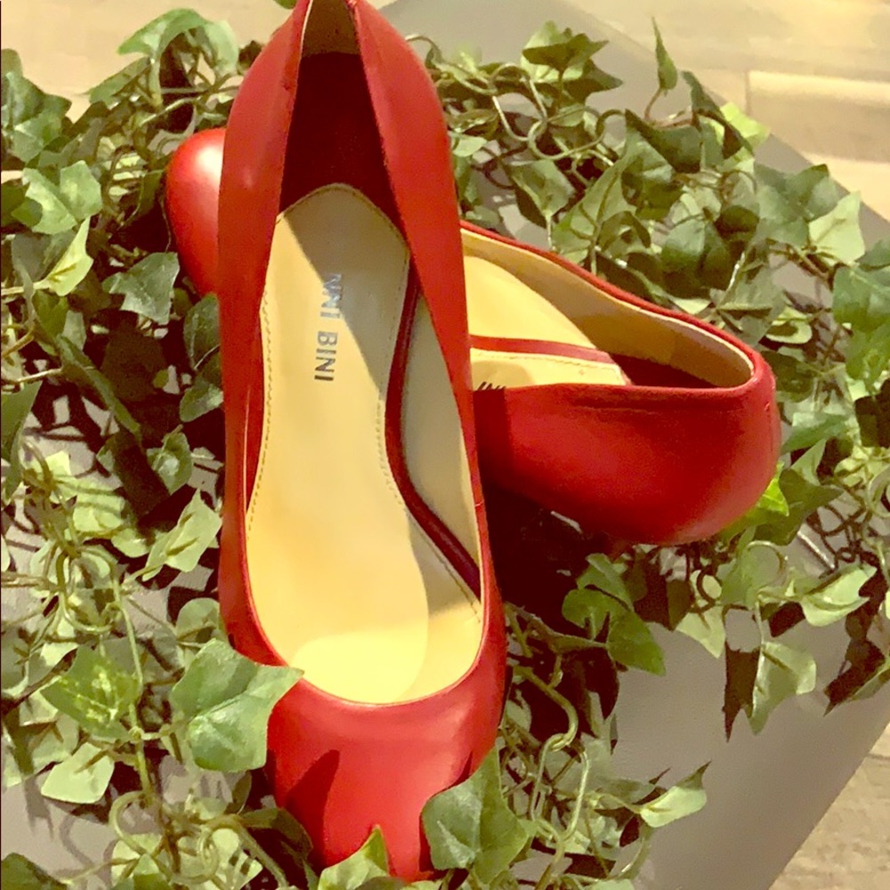 🔥🔥Gianni Bini Red🔥🔥Heels 💥Firm Hot Deal